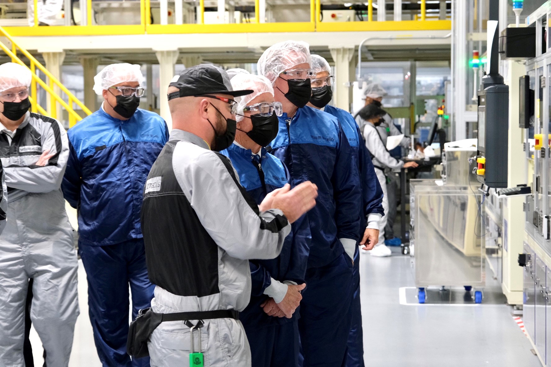 Ultium Cells Welcomes Ohio Governor Mike DeWine to Tour Warren Facility